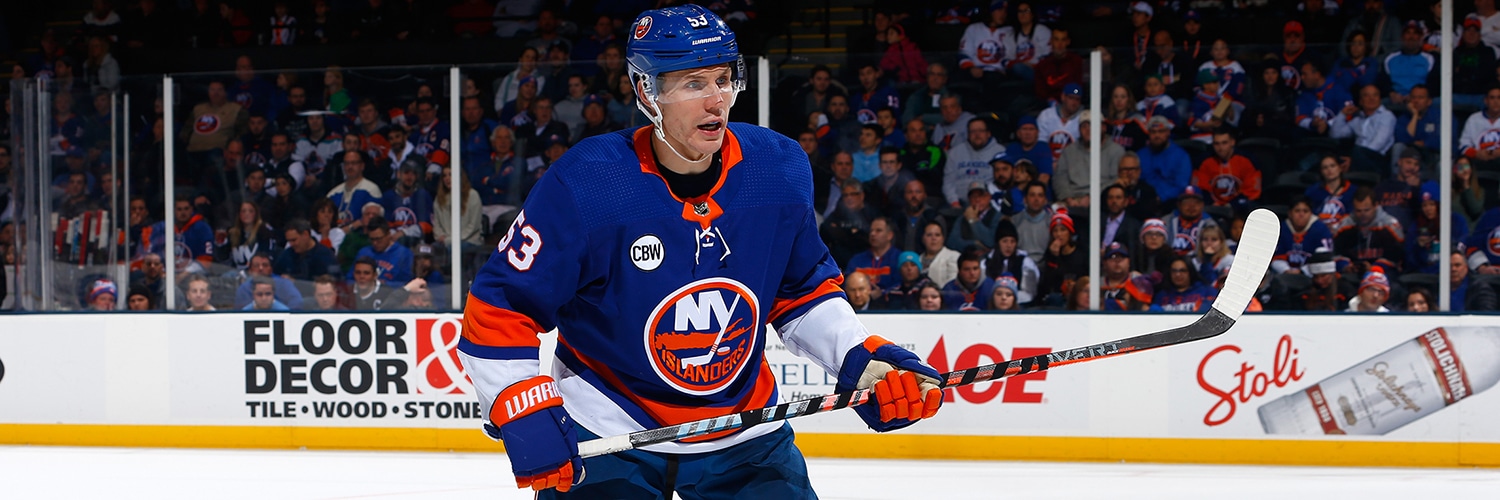 Casey Cizikas Action Shot